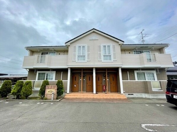 カルムB棟の物件外観写真